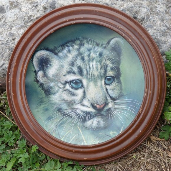 Princeton Gallery Cubs of the Big Cats Plate Collection Snow Leopard Cub by Qua - Picture 1 of 11